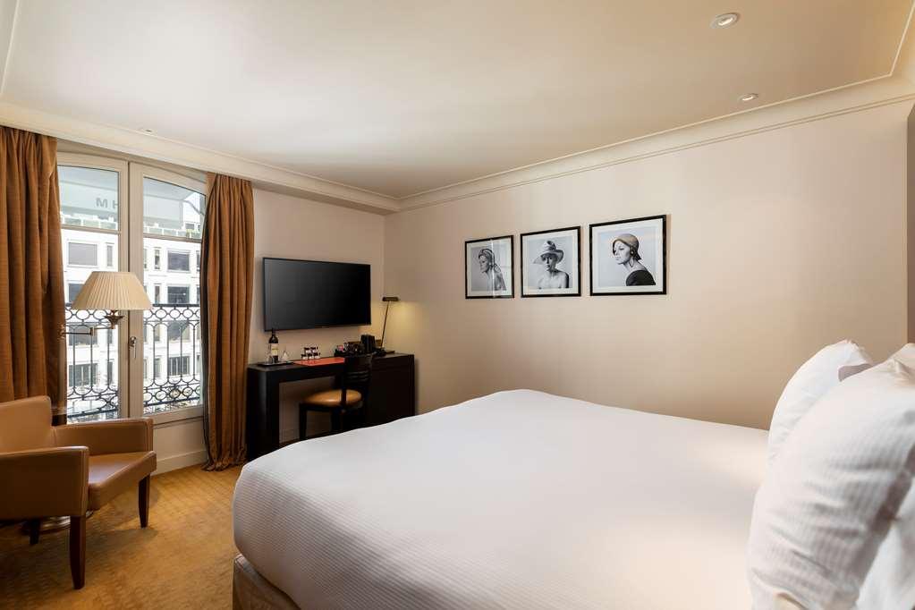 Hotel Montaigne Paris Oda fotoğraf