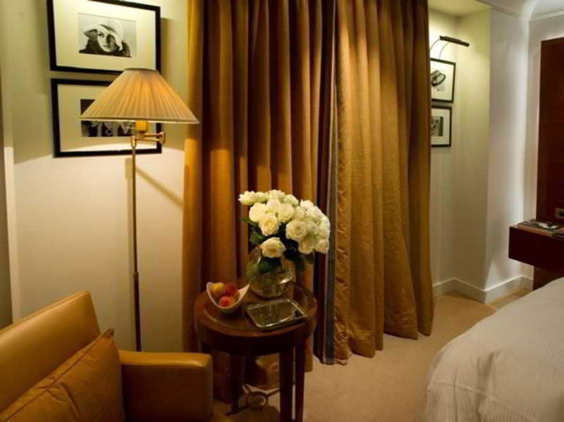 Hotel Montaigne Paris Dış mekan fotoğraf